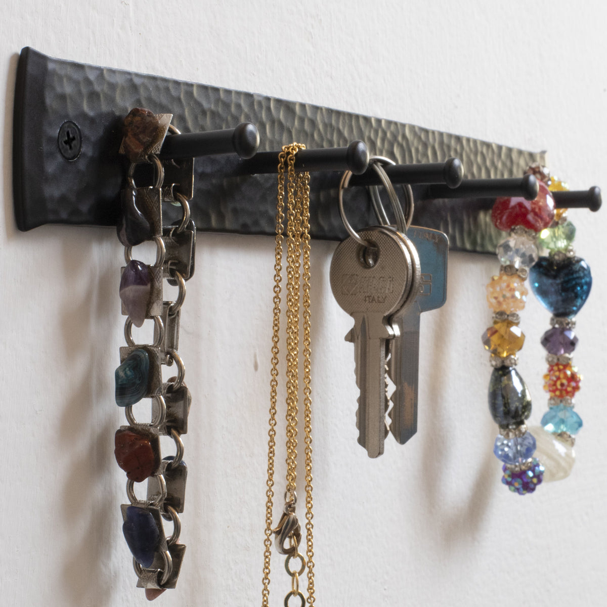 Decorative 5 Hooks Iron key holder for wall